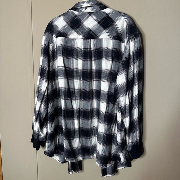 Torrid Black and White Plaid Shirt - Picture 2 of 4